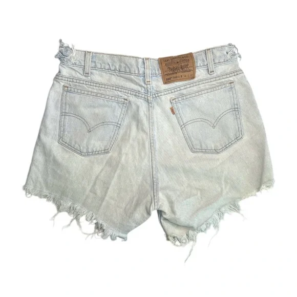Vintage Levi’s Distressed Denim Shorts - Picture 3 of 10
